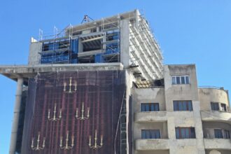 cea mai urata cladire din piata ovidiu se apropie de finalizare investitorul a primit permisiunea sa faca anumite modificari 6a5d2c4e33a7a