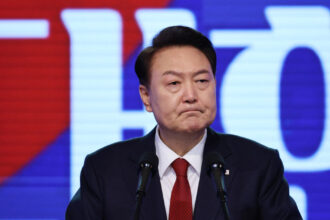 curtea suprema a coreei de sud mentine pedeapsa de 7 ani de inchisoare pentru fostul presedinte yoon suk yeol 6a4fd278826e5