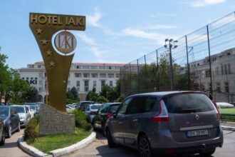 hotelul iaki intra intr o noua etapa de modernizare hagi sport a obtinut autorizatia de desfiintare pentru corpurile c1 c2 si c3 6a4ebe57ebb5d
