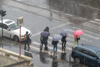 meteorologii anunta noi coduri portocalii de furtuna zonele in care va ploua intr o zi cat intr o luna 6a606965ec4ba