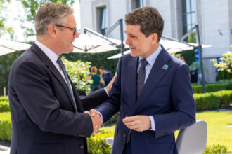 nicusor dan s a intalnit cu keir starmer la summitul nato ce au convenit cei doi 6a4e25892ccfe