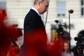 noua scadere a lui putin in sondaje cati rusi aproba activitatea liderului de la kremlin si care e cea mai importanta problema a tarii 6a5a29bd25fb8