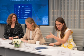 oana toiu la washington la invitatia lui marco rubio discutii despre terorism nato si parteneriatul romania sua 6a58e655aa5d3