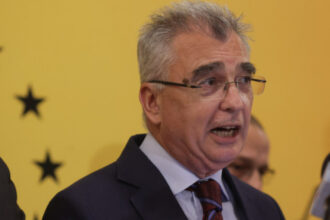 petrisor peiu il ataca pe nicusor dan dupa ce presedintele a spus ca va respinge un guvern cu voturi de la aur 6a509adee85eb