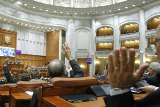 pnl anunta ca legea salarizarii va fi depusa miercuri in parlament sesiune extraordinara propusa pentru saptamana viitoare 6a5e6bac48056