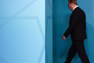 premierul britanic keir starmer intra in ultima saptamana la putere cu un blitz diplomatic la paris 6a54c40182a0b