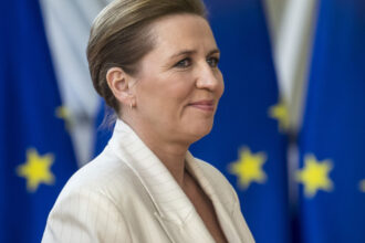 premierul danez mette frederiksen ii raspunde lui trump la summitul nato groenlanda nu este de vanzare ce le cere aliatilor 6a4d6098d2dc9