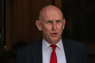 primele numiri in noul cabinet britanic facute de andy burnham fostul ministru al apararii john healey va fi ministru al finantelor 6a5e7d128bad3