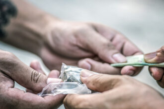 raport creste consumul de droguri in randul femeilor tinere din romania specialistii vorbesc despre o inversare a tendintelor 6a4f9dcc90436