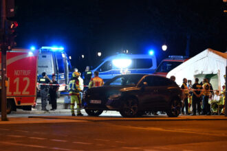 un mort si 16 raniti dupa ce o masina a intrat in multime la parada gay pride de la berlin suspectul este cautat 6a65abd0e861b