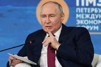 un opozant al lui putin spune ca politica cu care liderul rus conduce tara duce spre haos si posibil spre o catastrofa 6a58ca1a58ef4