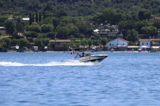 un roman de 29 de ani a disparut in apele unui lac din italia dupa ce a salvat un copil de 7 ani de la inec 6a5df3cd82c7e