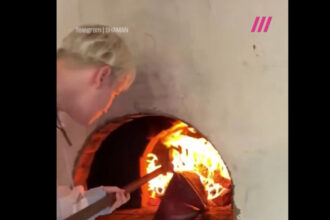 video a venit timpul schimbarii cantaretul preferat al lui putin si a ars pantalonii din piele intr un cuptor rusesc 6a6227f04405c