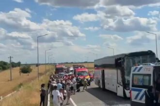 video accident grav intre un autocar cu 60 de persoane si un autotren in calarasi a fost activat planul rosu de interventie 6a4fa4d8128d7