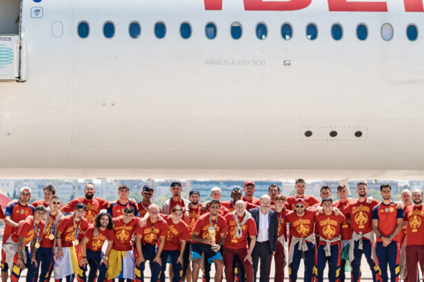 video cm 2026 nationala spaniei s a intors acasa cu trofeul cupei mondiale 2026 6a5e508327fb7