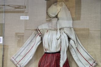 video din dragoste pentru dobrogea camasa traditionala modele si detalii inedite 6a502f6617ec5