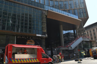 video mai multe persoane au murit intr un incendiu major care s a produs in cladirea oxy din centrul orasului bruxelles 6a564a5d7e51d