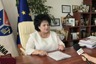 video mariana gaju cele trei sali de sport sunt insuficiente ca spatiu pentru activitatile sportive ale copiilor din cumpana vrem si un bazin public de inot 6a5bfef42348d