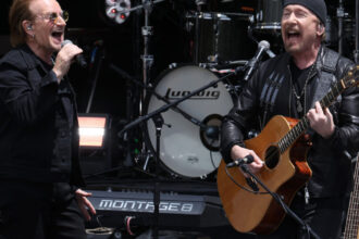 video u2 revine dupa noua ani cu street of dreams primul single de pe noul album 6a50e45d06383